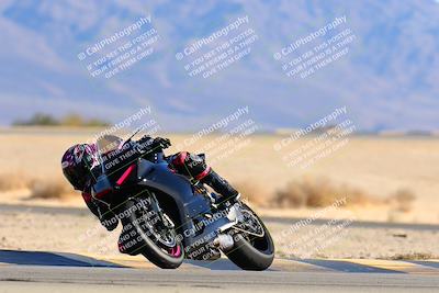 media/Jan-08-2022-SoCal Trackdays (Sat) [[1ec2777125]]/Turn 4 (1145am)/